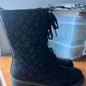 Women boutique boots